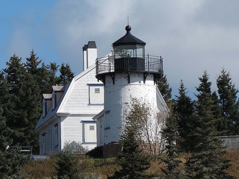 Maine /  Bear Island lighthouse
Author of the photo: [url=https://www.flickr.com/photos/21475135@N05/]Karl Agre[/url]
Keywords: Maine;Atlantic ocean;United states