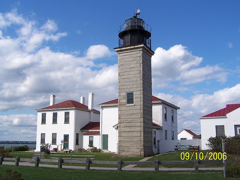 Rhode island / Beavertail lighthouse
Author of the photo: [url=https://www.flickr.com/photos/bobindrums/]Robert English[/url]
Keywords: Rhode Island;United States;Atlantic ocean