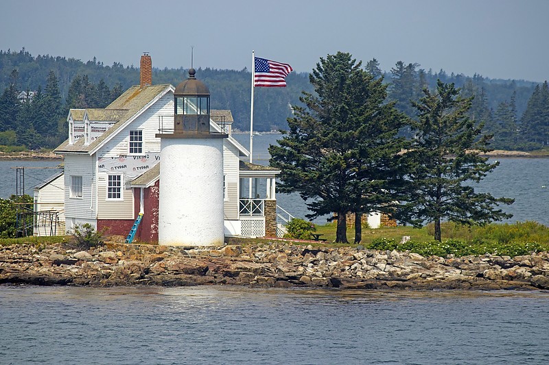 Maine / Blue Hill Bay lighthouse
Author of the photo: [url=https://jeremydentremont.smugmug.com/]nelights[/url]
Keywords: Maine;Atlantic ocean;United States