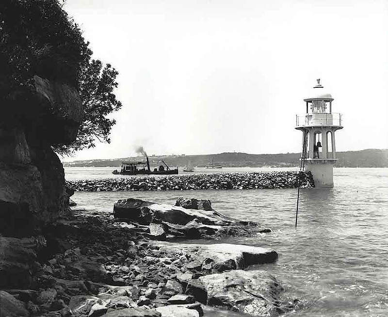 Sydney Harbour / Bradley's Head lighthouse - historic picture
NSW State Archives
Keywords: Sydney Harbour;Australia;Tasman sea;New South Wales;Offshore;Historic