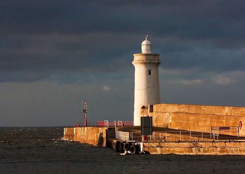 Moray / Moray Firth / Buckie Harbour / North Pier / Lighthouse Line Rear 
Author of the photo: [url=https://www.flickr.com/photos/34919326@N00/]Fin Wright[/url]

Keywords: Moray;North sea;Moray Firth;Scotland;United Kingdom;Buckie