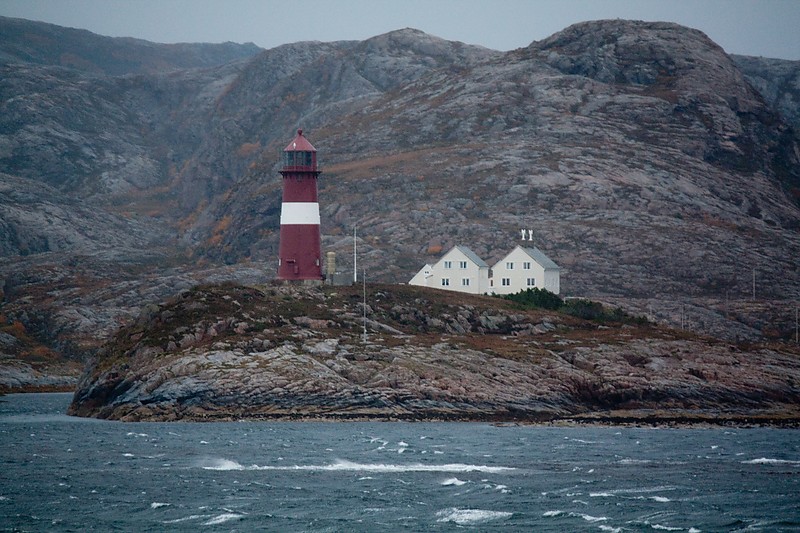 Buholmrasa lighthouse
Photo source:[url=http://lighthousesrus.org/index.htm]www.lighthousesRus.org[/url]
Non-commercial usage with attribution allowed
Keywords: Norway;Norwegian sea;Osen