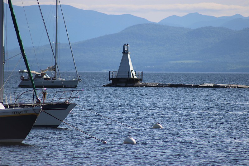 Vermont / Burlington South Breakwater Lighthouse
Author of the photo: [url=https://www.flickr.com/photos/31291809@N05/]Will[/url]
Keywords: United States;Vermont;Lake Champlain