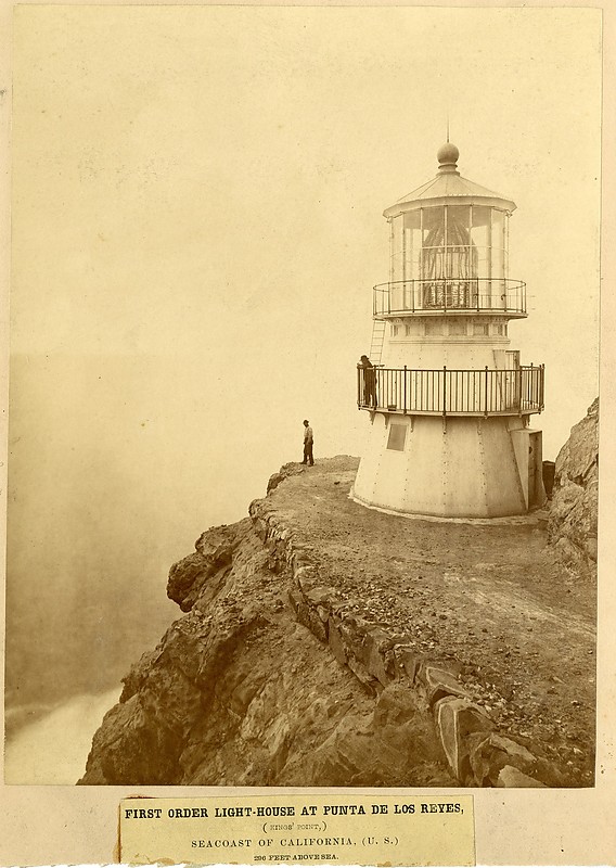 California / Point Reyes lighthouse
Photo from [url=http://www.uscg.mil/history/weblightships/LightshipIndex.asp]US Coast Guard site[/url]
photo 1871
Lighthouse itself deactivated in 1975
New lightmounted on the roof of neighbor building
Keywords: United States;Pacific ocean;Historic;California