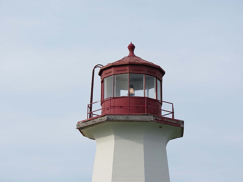 Quebec / Cap d' Espoir Lighthouse - lantern
Author of the photo: [url=https://www.flickr.com/photos/21475135@N05/]Karl Agre[/url]
Keywords: Canada;Quebec;Gulf of Saint Lawrence;Lantern