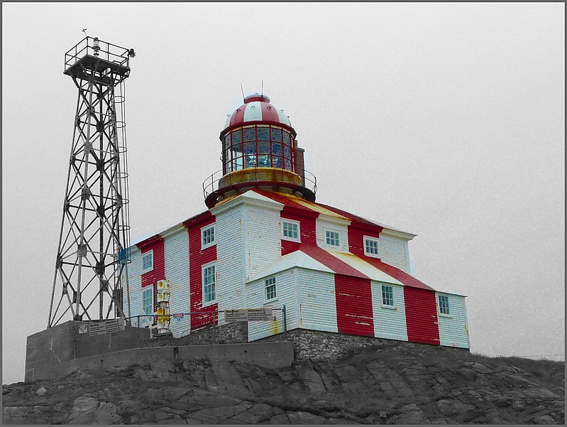 Newfoundland / Cape Bonavista lighthouse
Active light is on the tower seen behind
Author of the photo: [url=https://www.flickr.com/photos/9742303@N02/albums]Kaye Duncan[/url]

Keywords: Newfoundland;Canada;Atlantic ocean