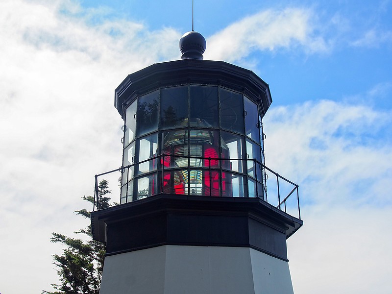 Oregon / Cape Meares lighthouse - lantern
Author of the photo: [url=https://www.flickr.com/photos/selectorjonathonphotography/]Selector Jonathon Photography[/url]
Keywords: Oregon;United States;Pacific ocean;Lantern