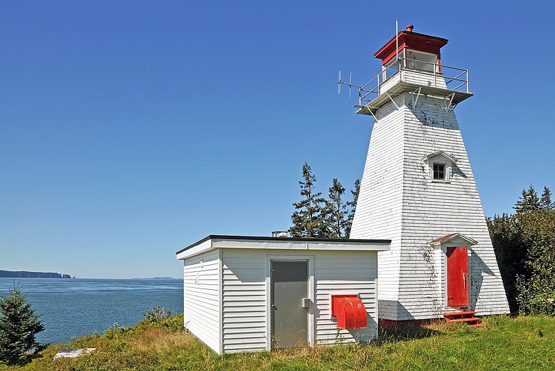 Nova Scotia / Cape Sharp lighthouse
Author of the photo: [url=https://www.flickr.com/photos/archer10/]Dennis Jarvis[/url]
Keywords: Nova Scotia;Minas Basin;Canada