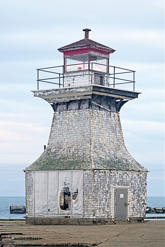 New Brunswick / Cape Tormentine Outer Wharf lighthouse 
Author of the photo: [url=https://www.flickr.com/photos/archer10/]Dennis Jarvis[/url]
Keywords: New Brunswick;Tormentine;Canada;Northumberland Strait
