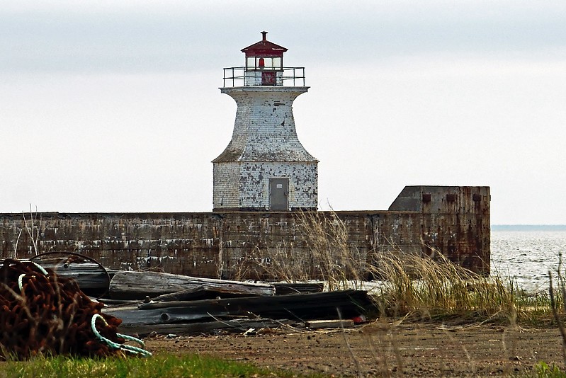 New Brunswick / Cape Tormentine Outer Wharf lighthouse 
Author of the photo: [url=https://www.flickr.com/photos/8752845@N04/]Mark[/url]
Keywords: New Brunswick;Tormentine;Canada;Northumberland Strait