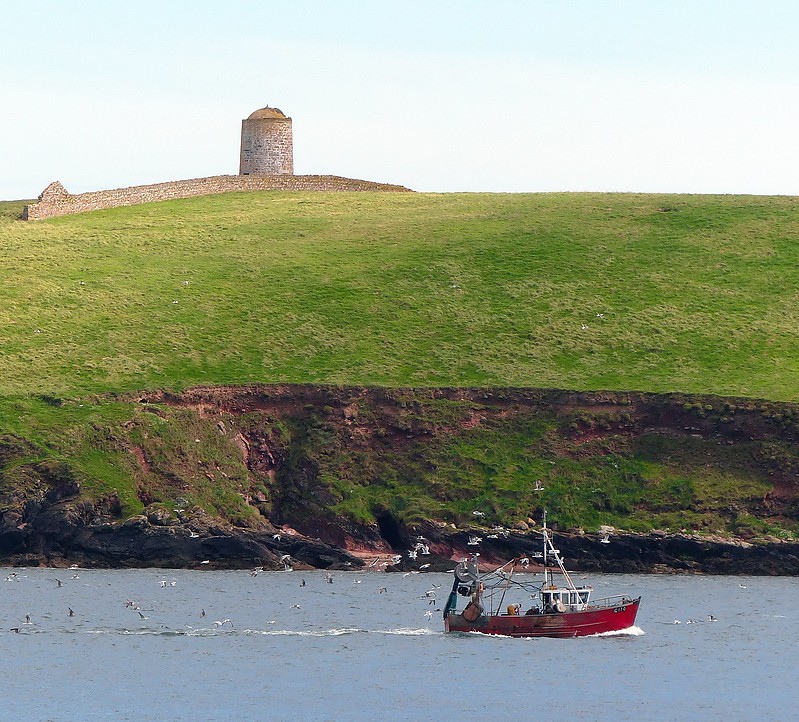 Capel Island daymark
Author of the photo: [url=https://www.flickr.com/photos/42283697@N08/]Tom Kennedy[/url]
Keywords: Celtic sea;Ireland