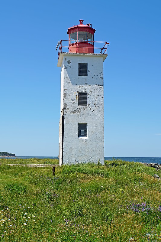 Nova Scotia / Caribou Island Lighthouse
In 2018 one story building demolished, only tower left.
Author of the photo: [url=https://www.flickr.com/photos/archer10/]Dennis Jarvis[/url]
Keywords: Nova Scotia;Canada;Gulf of Saint Lawrence;Northumberland Strait