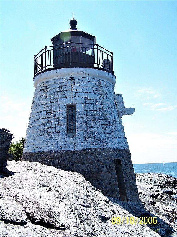 Rhode Island / Castle Hill lighthouse
Author of the photo: [url=https://www.flickr.com/photos/bobindrums/]Robert English[/url]
Keywords: Rhode Island;Newport;Atlantic ocean;United States