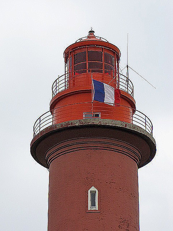 Cayeux-sur-Mer Lighthouse - lantern
Author of the photo: [url=https://www.flickr.com/photos/21475135@N05/]Karl Agre[/url]         
Keywords: Cayeux-sur-Mer;English Channel;France;Normandy;Lantern
