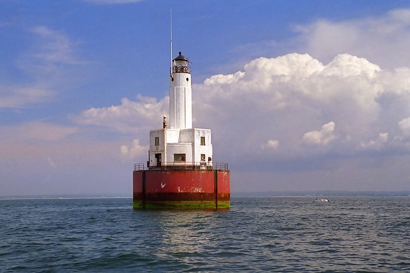 Massachusetts / Cleveland East Ledge lighthouse
Author of the photo: [url=https://jeremydentremont.smugmug.com/]nelights[/url]

Keywords: Massachusetts;Cleveland;Offshore;United States
