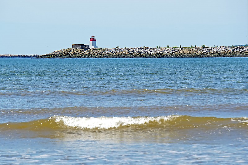 SAINT JOHN - Courtenay Bay Channel - Breakwater - Near Head Lighthouse
Author of the photo: [url=https://www.flickr.com/photos/archer10/]Dennis Jarvis[/url]
Keywords: Bay of Fundy;New Brunswick;Saint John;Canada