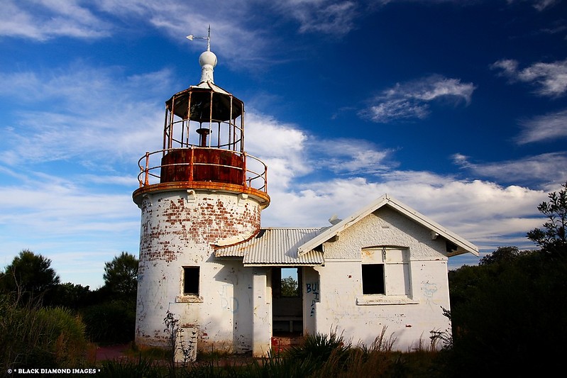 Crookhaven Heads lighthouse
Image courtesy - [url=http://blackdiamondimages.zenfolio.com/p136852243]Black Diamond Images[/url]
Published with permission
Keywords: New South Wales;Australia;Tasman sea