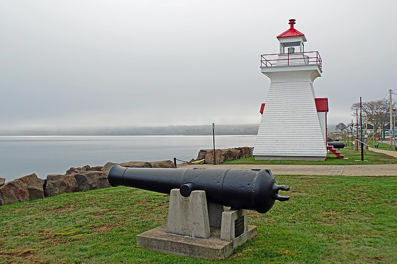 Nova Scotia / Digby Wharf lighthouse
Author of the photo: [url=https://www.flickr.com/photos/archer10/]Dennis Jarvis[/url]
Keywords: Nova Scotia;Canada;Digby