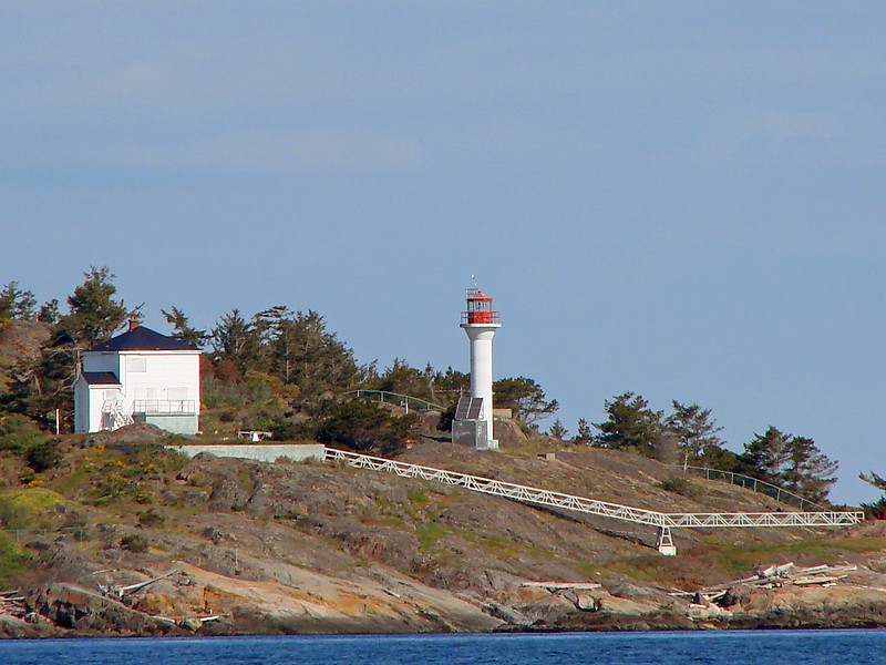 Discovery Island Lighthouse
Author of the photo: [url=https://www.flickr.com/photos/8752845@N04/]Mark[/url]
Keywords: Canada;British Columbia;Victoria;Strait of Juan de Fuca