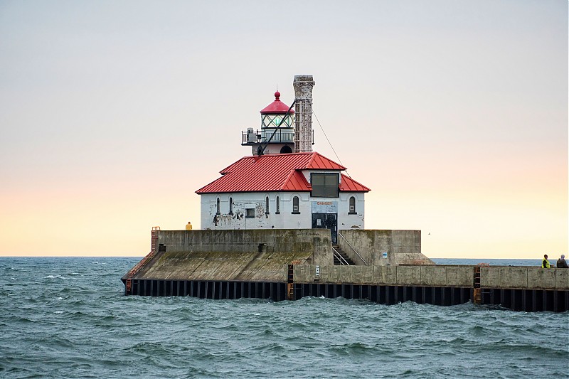 Minnesota / Duluth Harbor South Breakwater Outer lighthouse
Author of the photo: [url=https://www.flickr.com/photos/selectorjonathonphotography/]Selector Jonathon Photography[/url]
Keywords: Minnesota;Duluth;United States;Lake Superior