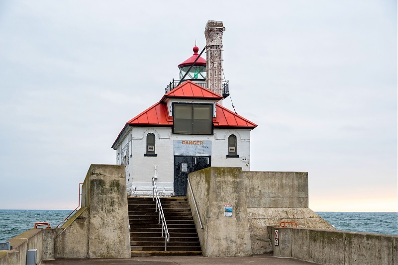 Minnesota / Duluth Harbor South Breakwater Outer lighthouse
Author of the photo: [url=https://www.flickr.com/photos/selectorjonathonphotography/]Selector Jonathon Photography[/url]
Keywords: Minnesota;Duluth;United States;Lake Superior
