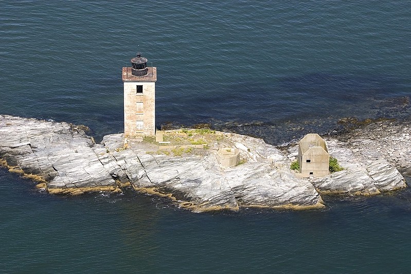 Rhode island / Dutch Island lighthouse - aerial view
Author of the photo: [url=https://jeremydentremont.smugmug.com/]nelights[/url]

Keywords: Rhode Island;United States;Atlantic ocean;Block Island Sound;Aerial