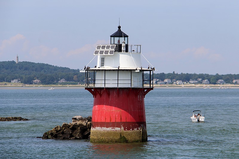 Massachusetts / Plymouth / Duxbury Pier lighthouse
AKA Bug Light 
Author of the photo: [url=http://www.flickr.com/photos/21953562@N07/]C. Hanchey[/url]
Keywords: Massachusetts;Plymouth;United States;Offshore;Atlantic ocean