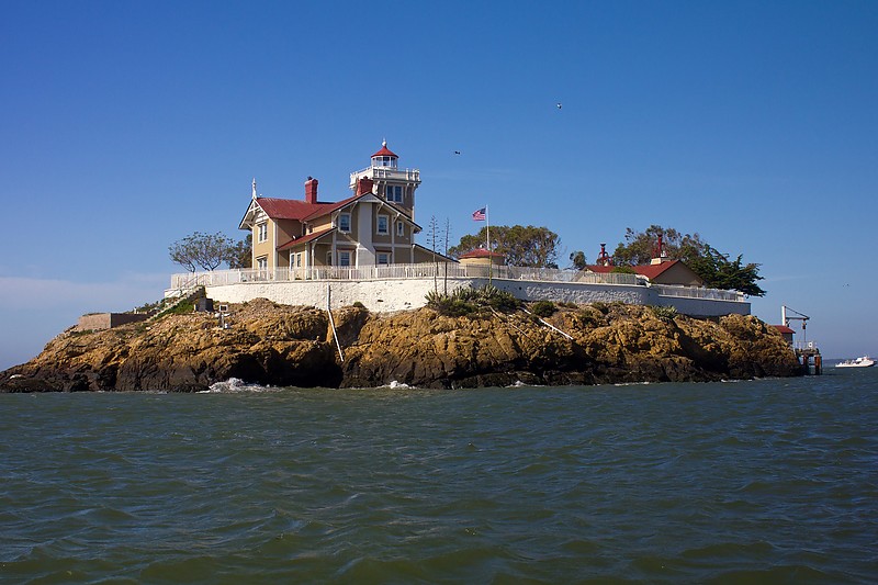 California / East Brother island lighthouse
Author of the photo: [url=https://jeremydentremont.smugmug.com/]nelights[/url]
Keywords: United States;Pacific ocean;California;San Francisco