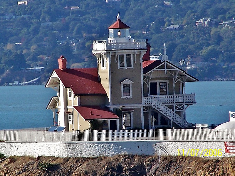 California / East Brother island lighthouse
Author of the photo: [url=https://www.flickr.com/photos/bobindrums/]Robert English[/url]
Keywords: United States;Pacific ocean;California;San Francisco