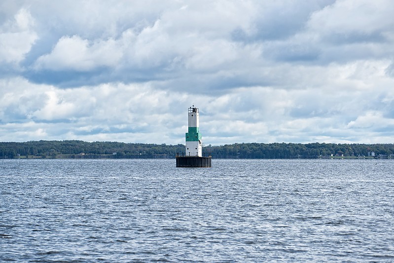 Michigan / Escanaba lighthouse
Author of the photo: [url=https://www.flickr.com/photos/selectorjonathonphotography/]Selector Jonathon Photography[/url]
Keywords: Michigan;Lake Michigan;United States;Escanaba;Offshore