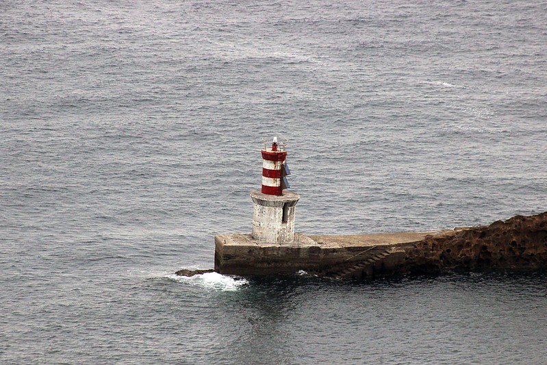 Pasaia Entrada Light ("Faro de San Juan")
Author of the photo: [url=https://www.flickr.com/photos/31291809@N05/]Will[/url]

Keywords: Pasajes;Spain;Bay of Biscay;Basque Country