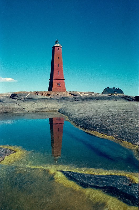 Alands / Lågskär lighthouse
Source: [url=https://readymag.com/jackionychev/alandseng/]Lighthouses of 
Åland Islands[/url]
Keywords: Aland Islands;Finland;Baltic sea;Saaristomeri