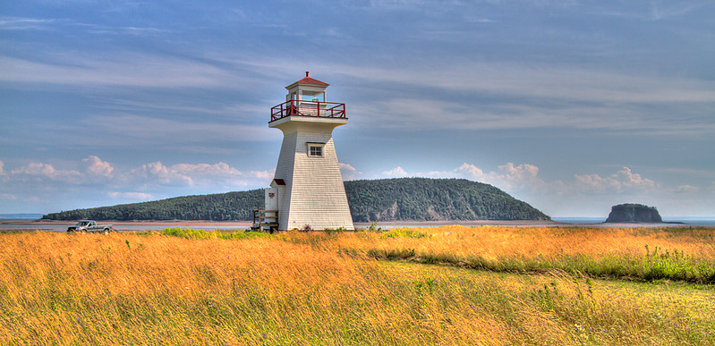 Nova Scotia / Five Islands lighthouse
also known as Sand Point
Author of the photo: [url=https://www.flickr.com/photos/jcrowe/sets/72157625040105310]Jordan Crowe[/url], (Creative Commons photo)

Keywords: Nova Scotia;Canada;Bay of Fundy