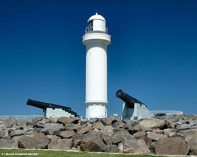 Wollongong / Flagstaff point lighthouse
Image courtesy - [url=http://blackdiamondimages.zenfolio.com/p136852243]Black Diamond Images[/url]
Published with permission
Keywords: Wollongong;Tasman sea;Australia;New South Wales
