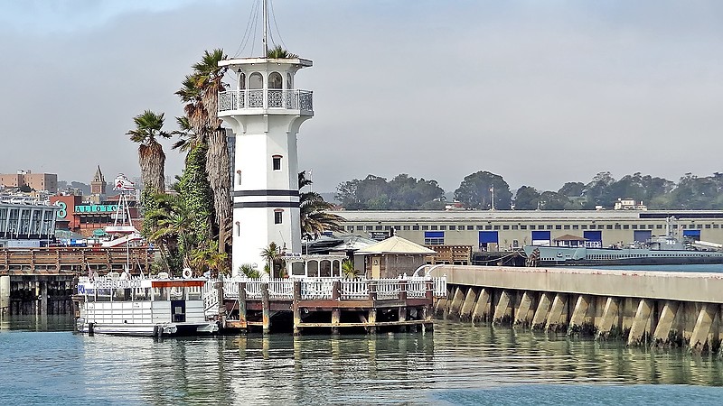 California / Forbes Island  faux lighthouse
Author of the photo: [url=https://www.flickr.com/photos/archer10/] Dennis Jarvis[/url]

Keywords: California;United States;Faux
