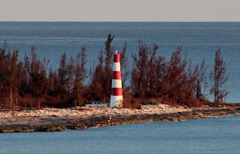 Grand Bahama Island / Pinder's Point light
Author of the photo: [url=https://www.flickr.com/photos/bobindrums/]Robert English[/url]
Keywords: Grand Bahama Island;Freeport;Bahamas;Atlantic ocean