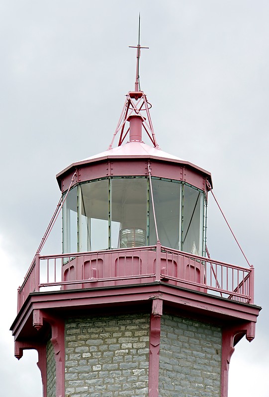Toronto - Gibraltar Point Lighthouse - lantern
Author of the photo: [url=https://www.flickr.com/photos/archer10/] Dennis Jarvis[/url]

Keywords: Toronto;Canada;Lake Ontario;Lantern