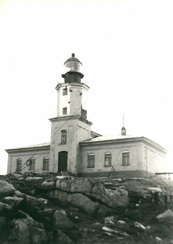Kola Peninsula / Bol'shoy Gorodetskiy lighthouse - historic picture
Source: [url=http://www.polarpost.ru/forum/viewtopic.php?f=28&p=48088]Polar Post[/url]
Keywords: Kola Peninsula;White sea;Russia;Historic