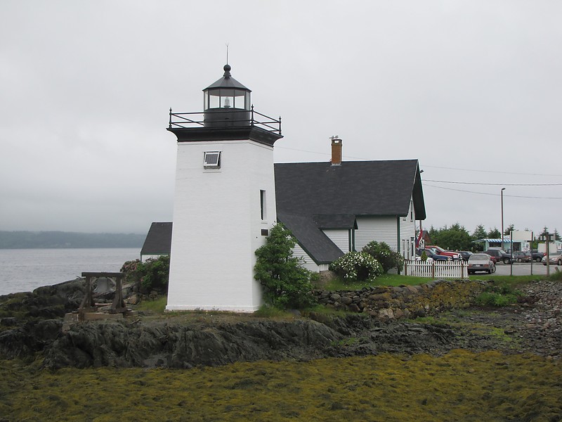 Maine / Grindle Point lighthouse
Author of the photo: [url=https://www.flickr.com/photos/bobindrums/]Robert English[/url]
Keywords: Maine;Belfast;Atlantic ocean;United States