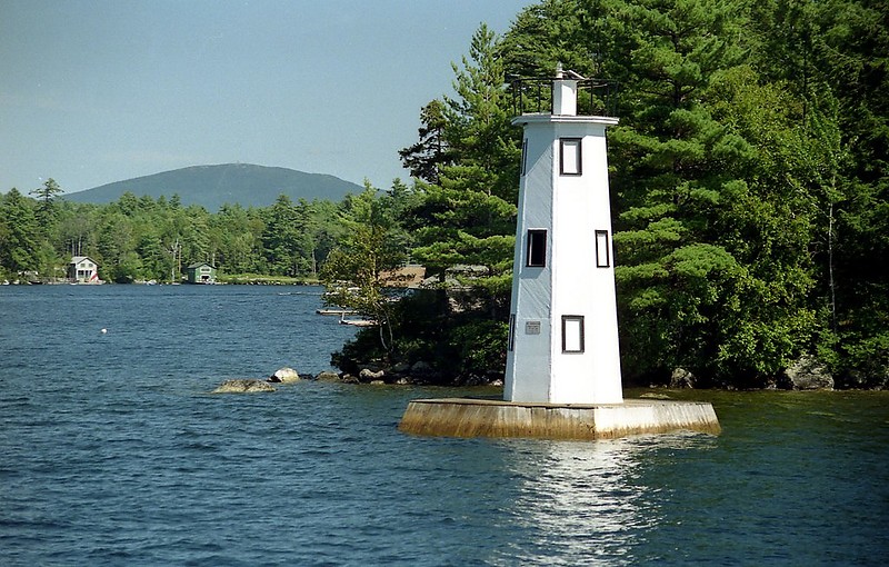 New Hampshire / Herrick Cove lighthouse
Author of the photo: [url=https://jeremydentremont.smugmug.com/]nelights[/url]

Keywords: Lake Sunapee;New Hampshire;United States