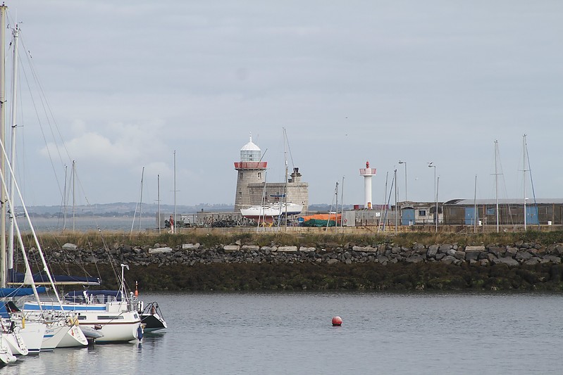 Leinster / County Fingal / Northside Dublin Bay / Howth Harbour / East pier Old Lighthouse
Photo source:[url=http://lighthousesrus.org/index.htm]www.lighthousesRus.org[/url]
Non-commercial usage with attribution allowed
Keywords: Leinster;Dublin;Irish sea;Ireland