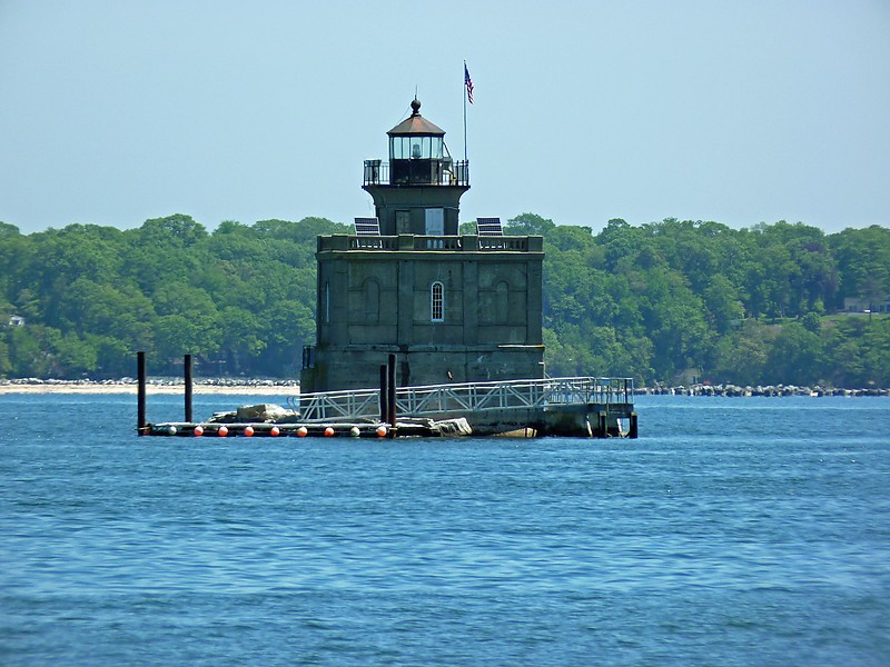  New York / Huntington Harbor lighthouse
Author of the photo: [url=https://www.flickr.com/photos/8752845@N04/]Mark[/url]
Keywords: New York;Long Island Sound;United States