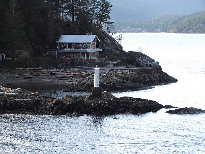 Vancouver / Tyee Point light
Keywords: British Columbia;Canada;Vancouver;Strait of Georgia