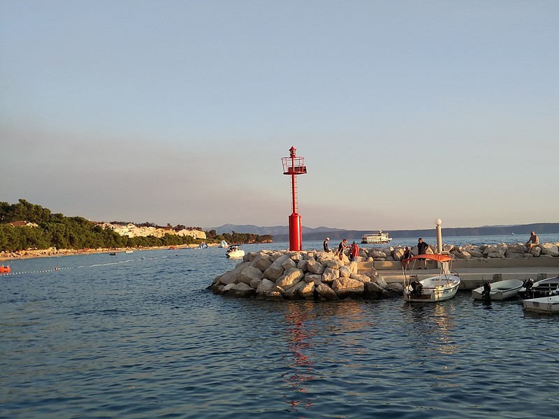 Makarska / Luka Tu??epi Outer Breakwater Head light
Keywords: Makarska;Croatia;Adriatic sea