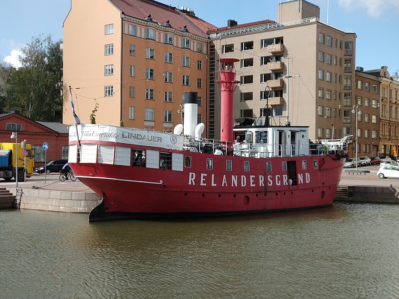 Helsinki / Relandersgrund lightship
1888-1914 Relandersgrund station
July 1914 	during WWI withdrawn from Relandersgrund station and sent to Rauma. Russian seamen, wildly celebrating their revolution, sailed it to the southern shore of the Gulf of Finland and sank it
1918 the lightship was raised, repaired in Tallin, brought to Helsinki and converted into a reserve lightship
1918-1937 reserve lightship "RESERV I" 
1937 decommissioned 
1938-1978 expedition vessel "VUOLLE"
1978 sold for scrap
Keywords: Helsinki;Finland;Gulf of Finland;Lightship