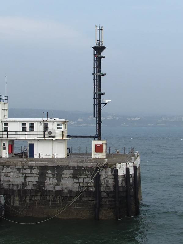 Isle of Man / Douglas Harbour / Victoria Pier Head light
Keywords: Isle of Man;Douglas;Irish sea