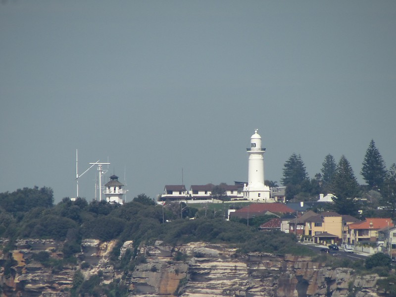 Sydney / MacQuarie (South Head Upper) Lighthouse
Lighthouse, built in 1883, to the lright. To the left the old signal station.
Keywords: Sydney;Australia;Tasman sea;New South Wales
