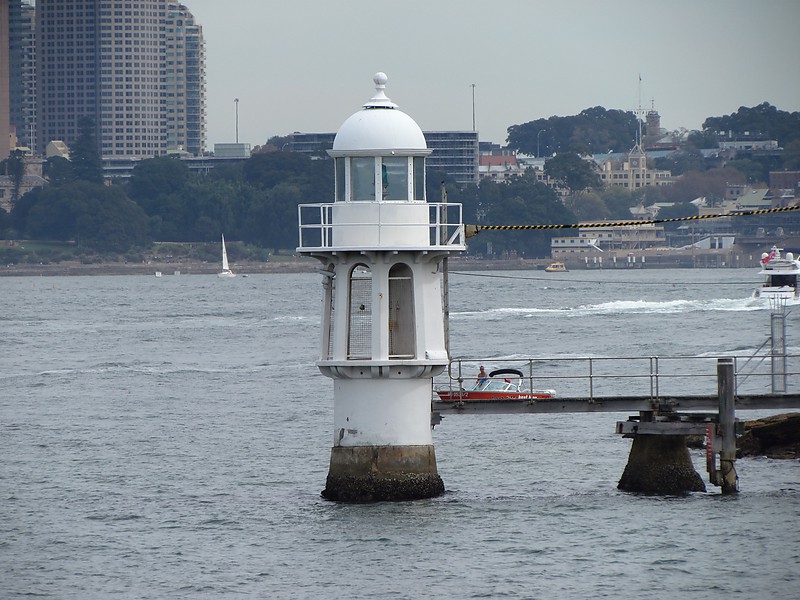 Sydney Harbour / Bradley's Head lighthouse
Keywords: Sydney Harbour;Australia;Tasman sea;New South Wales;Offshore