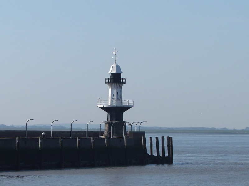 Kiel Canal / Brunsb?ttel Mole 1 lighthouse
Keywords: Kiel Canal;Germany;Brunsbuttel