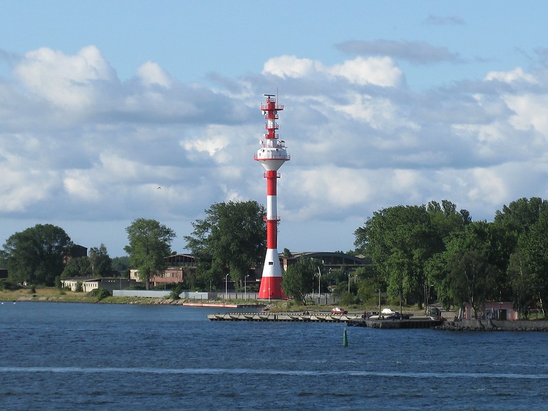 Kaliningrad / Baltiyskaya Kosa Range Rear light and VTS radar tower
Keywords: Baltiysk;Russia;Baltic sea;Vessel Traffic Service